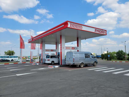 Одна из астраханских сетей заправок повысила цены перед Новым годом