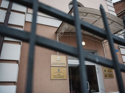 Первый день 2023 года полицейский встретил ударом от пьяного астраханца