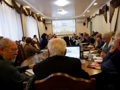 В библиотеке прошёл круглый стол по вопросам жилищно-коммунального хозяйства