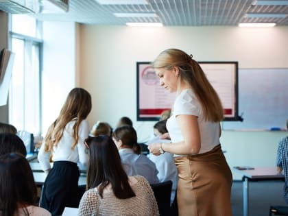 В АГУ школьники поборолись за звание знатоков русского языка