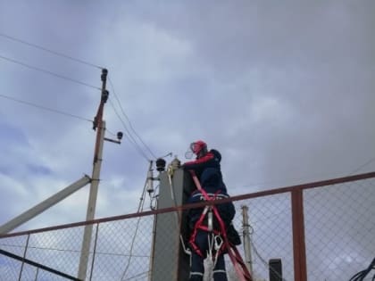 В пострадавших от ветра астраханских селах полностью восстановили электроснабжение