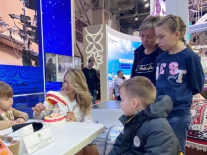 В Москве на форуме «Россия» астраханские врачи провели для всех желающих обследование здоровья