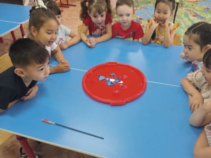 Малыши Приволжского района проводят эксперименты и развивают таланты