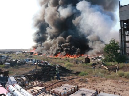 Возгорание мусора на площади 800 кв. метров в Астраханской области локализовано