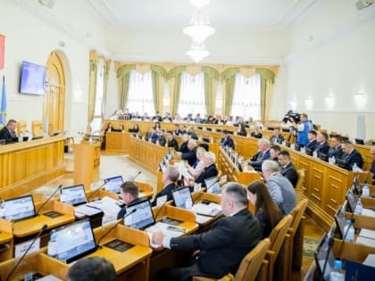 Дума Астраханской области рассмотрела 16 вопросов на пленарном заседании