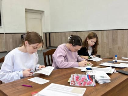 Юные енотаевцы присоединились к акции «Письмо солдату»