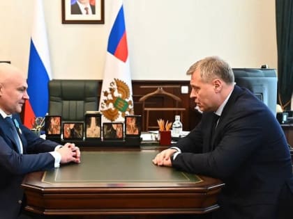 Игорь Бабушкин вручил медаль заместителю министра финансов России