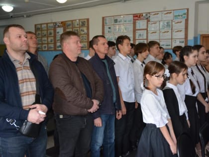 В школе №54 открыли Парту Героя