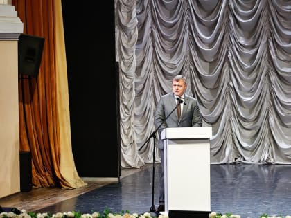 Игорь Бабушкин поздравил астраханцев с Днём социального работника