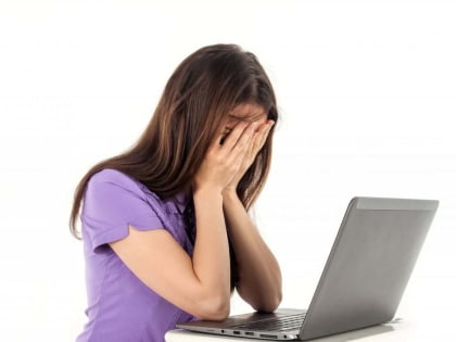 С девушки потребовали пять тысяч за удаление ее интимного фото