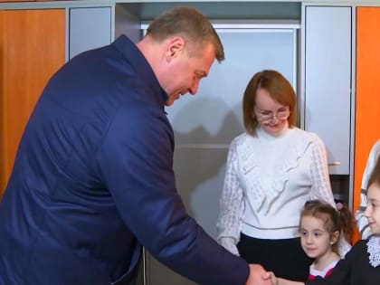 Астраханский губернатор навестил семью мобилизованного