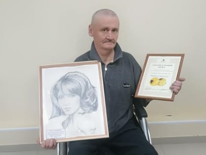 Астраханец удостоился памятной медали за портрет «Незнакомки» для выставки Совета Федерации России