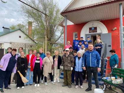 Депутаты «Единой России» провели субботники во многих районах Астрахани