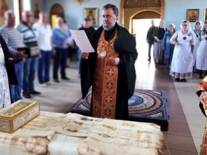 На севере Астраханской области передали в дар Ахтубинской епархии две святыни