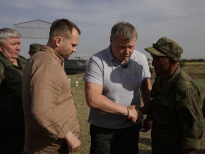 Астраханский губернатор навестил бойцов дивизиона «Лотос»