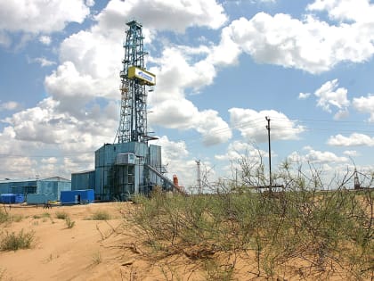 Под Астраханью собираются добывать в полтора раза больше газа и делать из него пластик