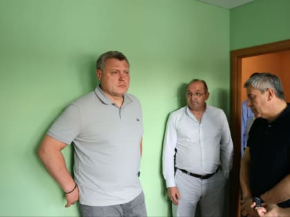 Игорь Бабушкин осмотрел важные объекты Енотаевского района