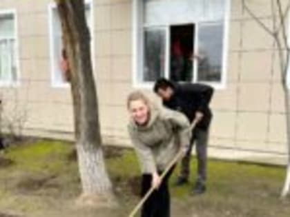 Коллектив поликлиники принял участие в субботнике