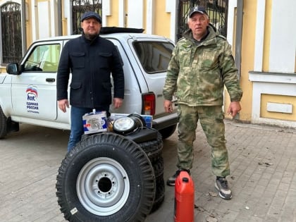 «Единая Россия» передала в зону специальной военной операции запчасти на УАЗ