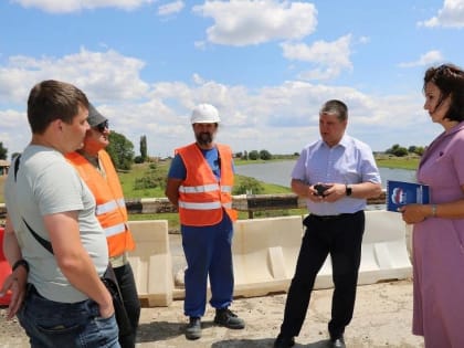 В Астраханской области в рамках народной программы ремонтируют мост через ерик Казачий