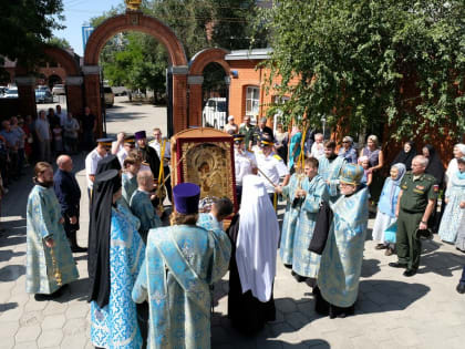 В Покровском соборе встретили Донскую икону Божией Матери из Ростова-на-Дону