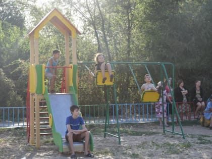 За последний месяц в Астрахани установили 22 детские площадки