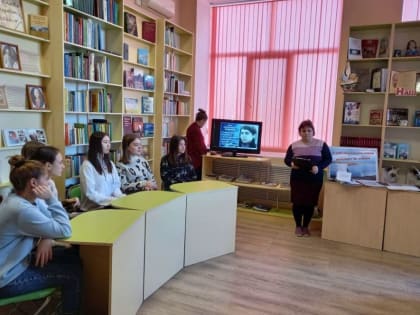 Студенты Лиманского филиала приняли участие в поэтическом вечере «Я зажег в своем сердце костер»