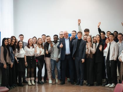 Ректор АГУ встретился со студенческим активом университета