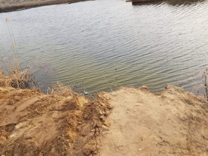 Астраханец запустил двигатель на включённой передаче и утонул