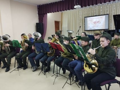 Встречают мужской праздник