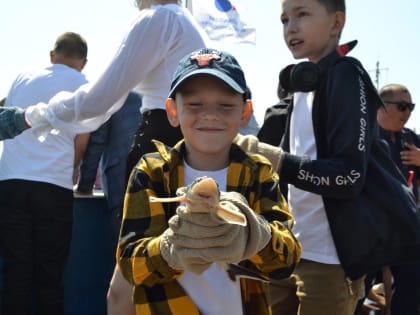 Астраханские школьники познакомились c реликтовой рыбой