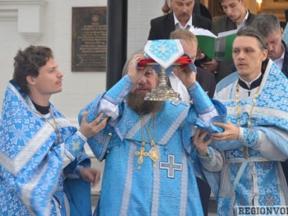 В селе Цветное состоялось открытие храма во имя Рождества Пресвятой Богородицы с приделами Во имя Николая Чудотворца, Петра и Павла