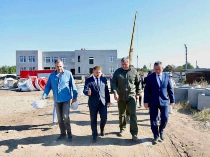 Игорь Бабушкин проверил строительство Ахтубинских детсадов и остался недоволен
