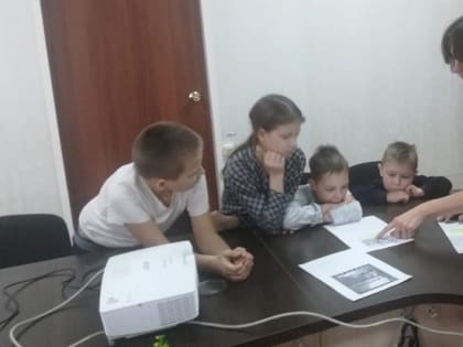 Тематический час «По страницам блокадного Ленинграда»