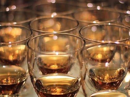 Правительство РФ предлагает развивать ввоз алкоголя через Астраханскую область