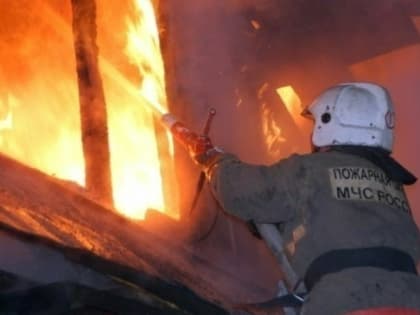 Короткое замыкание стало причиной пожара в Астрахани