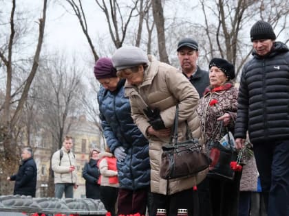 Астраханские молодогвардейцы почтили память Героев блокадного Ленинграда