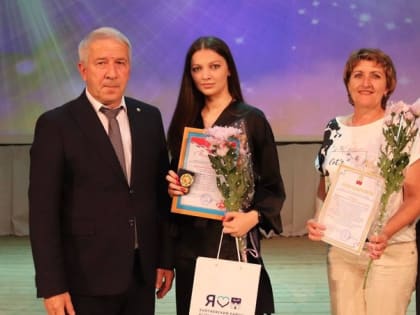 В Енотаевском районе чествовали лучших выпускников