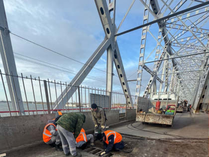 Ремонт деформационных швов на Старом мосту в Астрахани