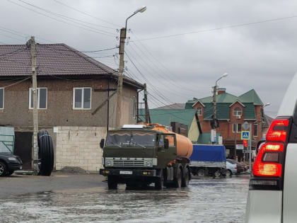 Борьба с последствиями дождей в Астрахани
