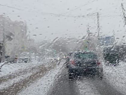 Массовая авария произошла на мосту в Астрахани - очевидцы 