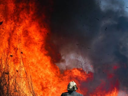 Игорь Бабушкин поздравил астраханских пожарных с профессиональным праздником