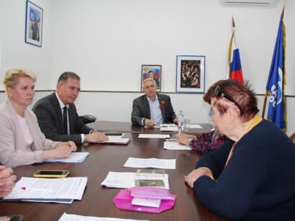 В региональной приёмной партии «Единая Россия» состоялась встреча с гражданами старшего поколения