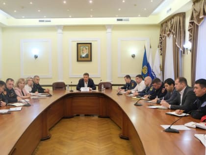 Подготовка города к новогодним праздникам