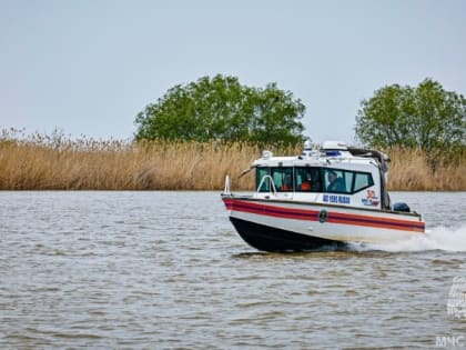 В Астраханской области на катере пропали три москвича