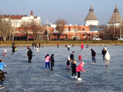 В Астрахани выход на лед городских водоемов может быть опасен