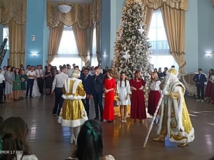 Для приволжских школьников прошла торжественная новогодняя ёлка