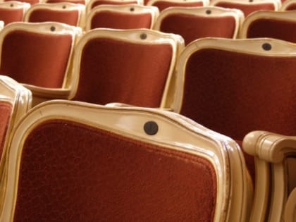 Астраханец лишился 13 тысяч рублей из-за желания посмотреть кино с девушкой