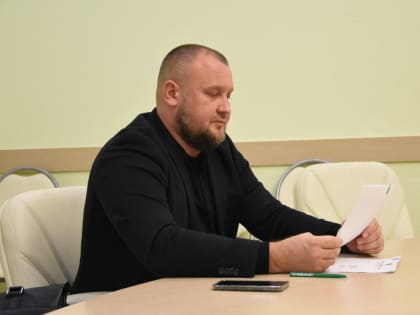 Депутаты продолжают проводить личные приемы