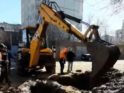 На астраханской улице произошла течь на сети водопровода